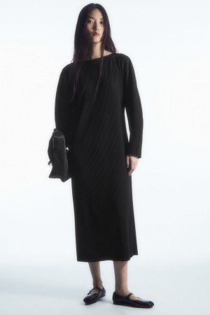 Vestido COS Plisado Midi Mujer Negros | México KUNL-40635